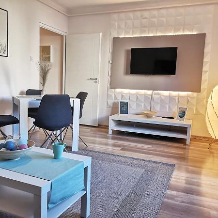 Central Home Apartment In The City Center Eger Bagian luar foto