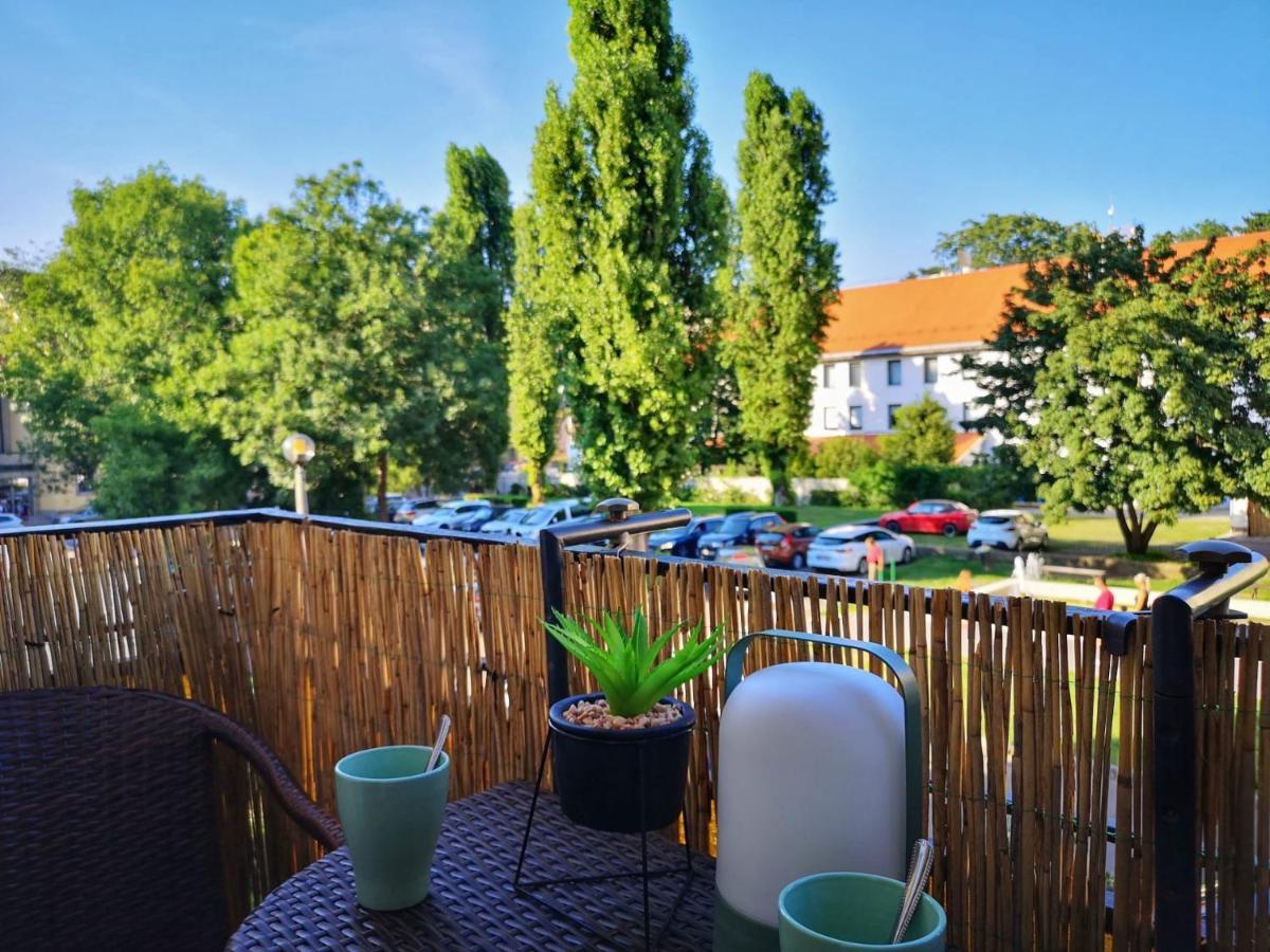 Central Home Apartment In The City Center Eger Bagian luar foto