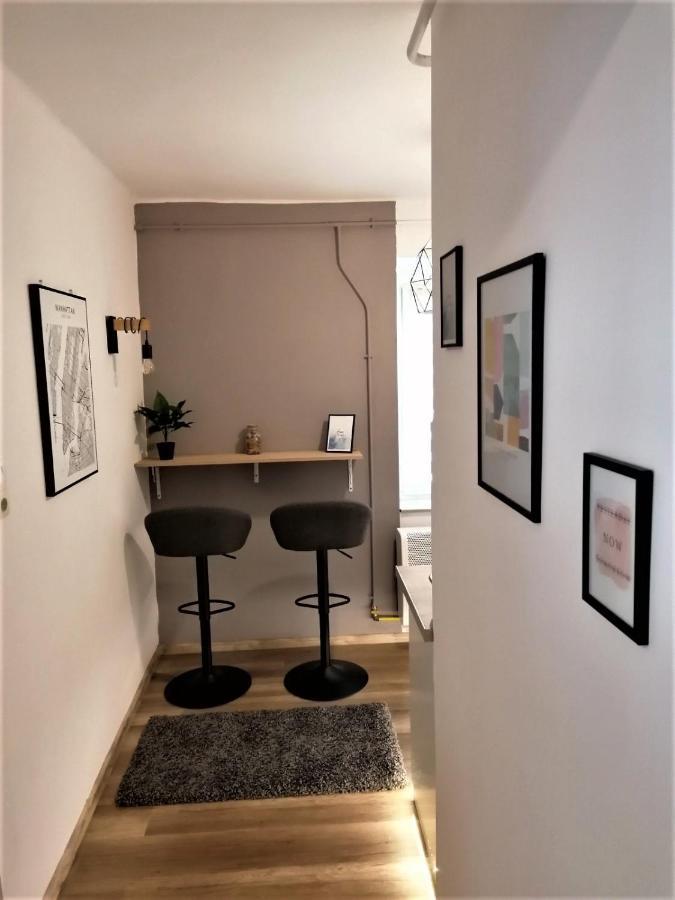 Central Home Apartment In The City Center Eger Bagian luar foto