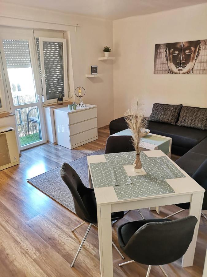 Central Home Apartment In The City Center Eger Bagian luar foto